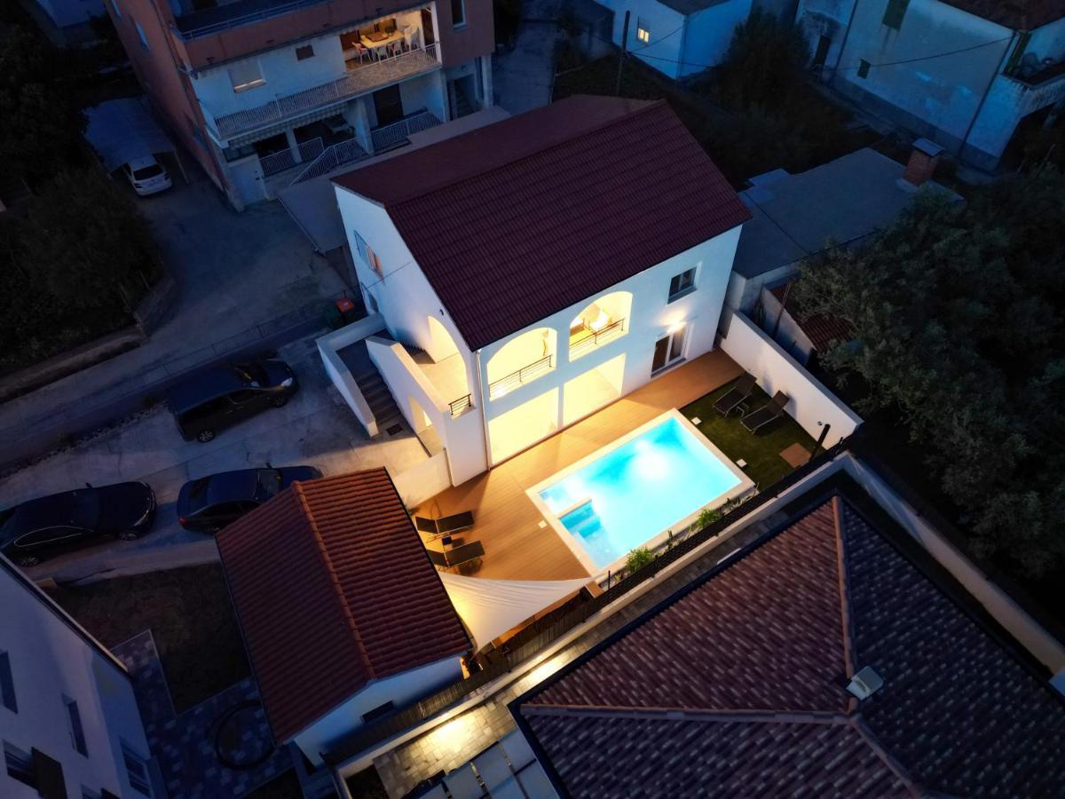 Bernie Apartments With A Pool Zadar Exteriér fotografie