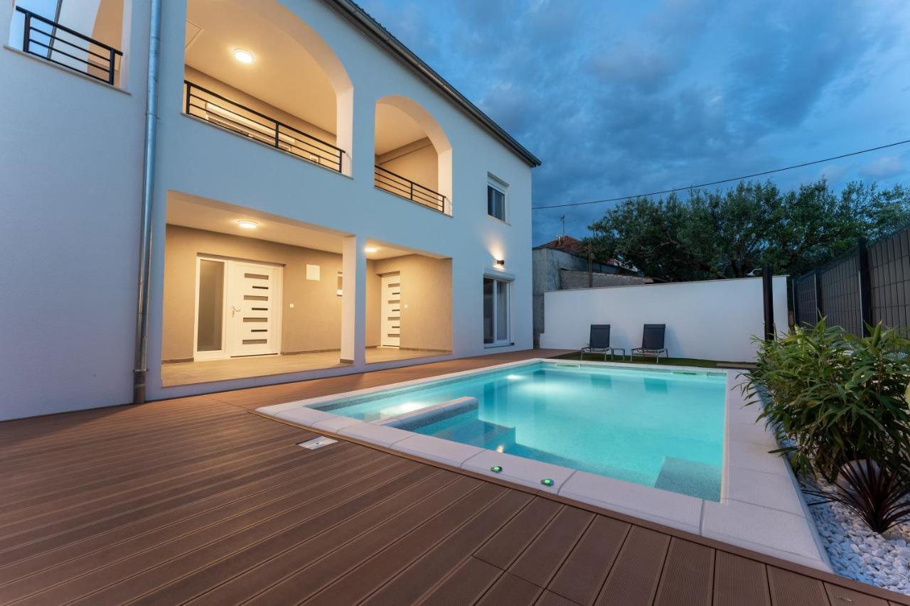 Bernie Apartments With A Pool Zadar Exteriér fotografie