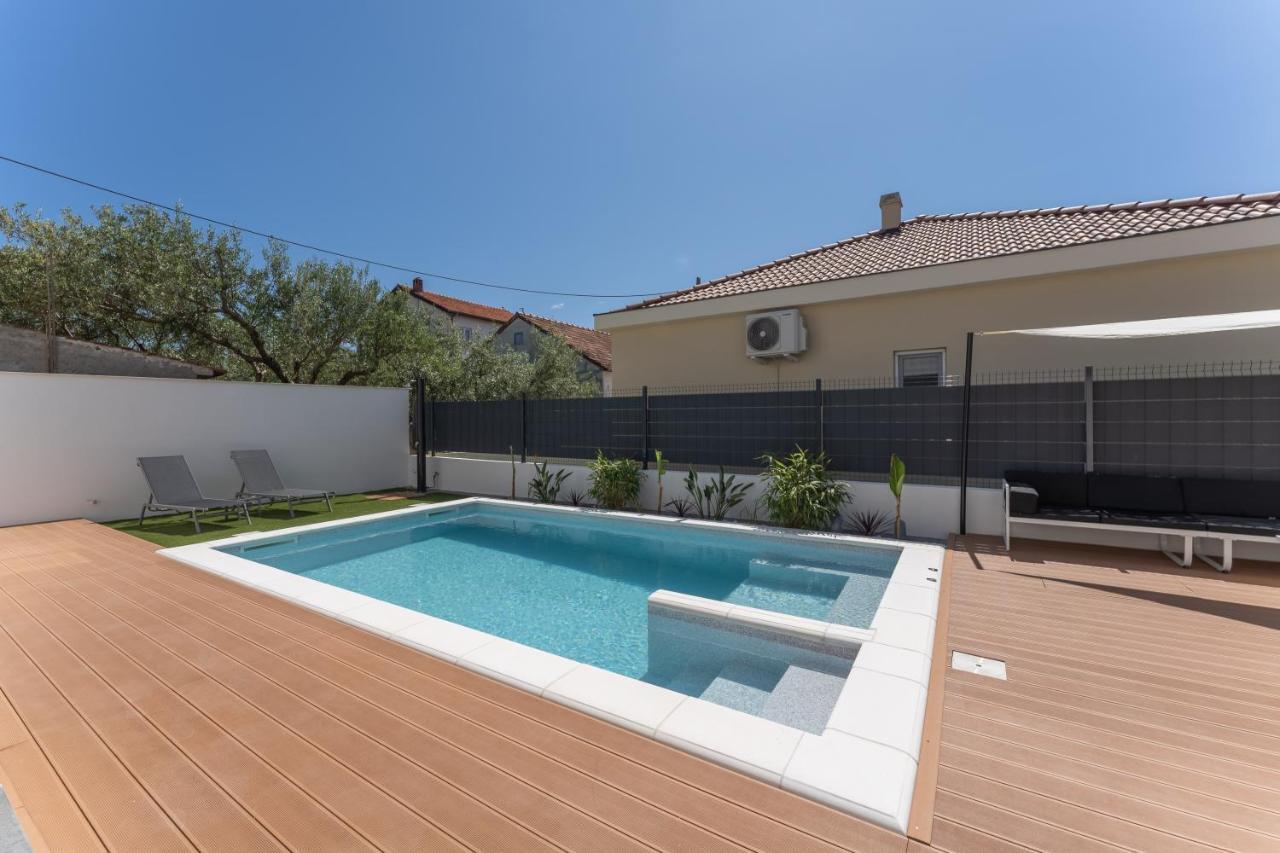 Bernie Apartments With A Pool Zadar Exteriér fotografie